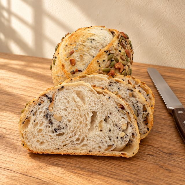 ซาวโดว์ Multigrain หั่นเห็นเนื้อในและเมล็ดธัญพืช